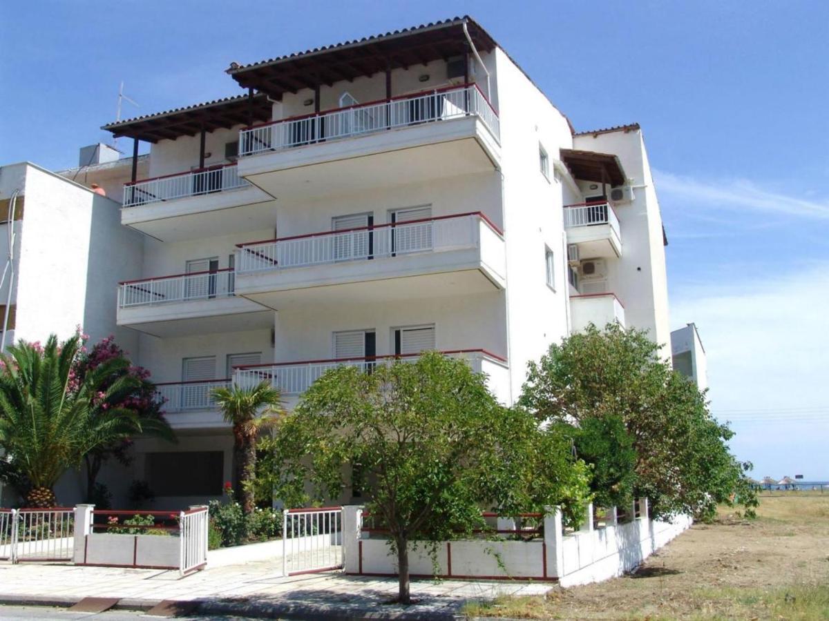 Mike'S Apartments Neoi Poroi Exterior photo